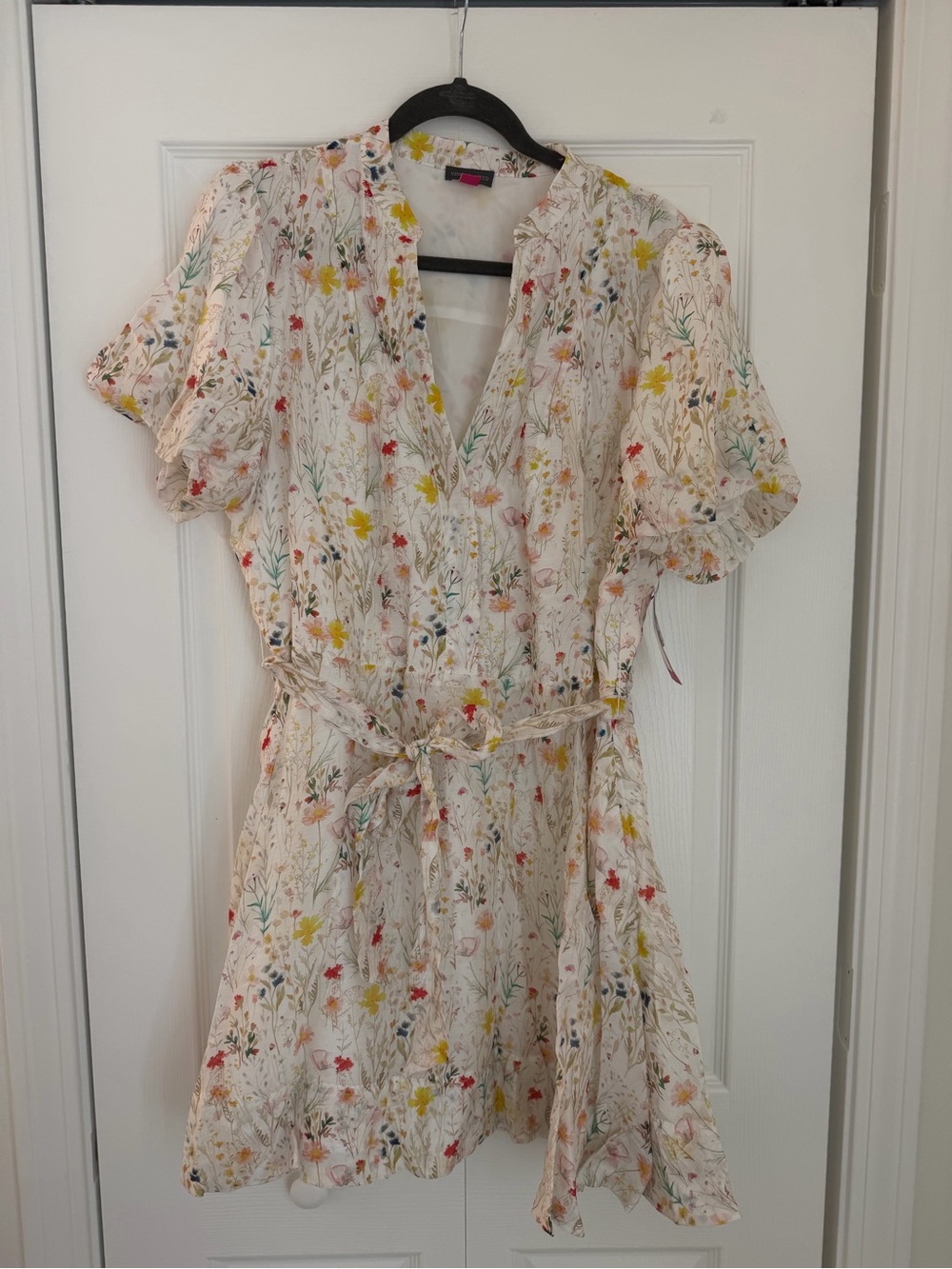 Vince Camuto Women's Floral Tie-Waist Dress - Cream with Multicolor Floral Print